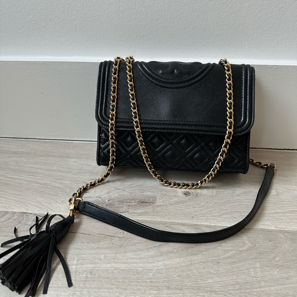 SMALL FLEMING POLISHED-GRAIN CONVERTIBLE SHOULDER BAG - Black